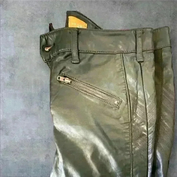 Pilcro Green Faux‎ Leather Front - Picture 7 of 8